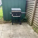 Appartement Gemuetliches Ganzes Apartment, Selbst Check In Kueche Parkplatz Waschmaschine Kamin Terrasse Garten,eigene Dusche Und Wc Duisbourg