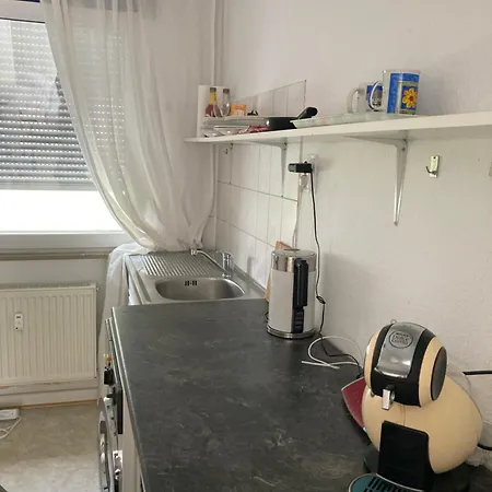 아파트 Gemuetliches Ganzes Apartment, Selbst Check In Kueche Parkplatz Waschmaschine Kamin Terrasse Garten,eigene Dusche Und Wc 뒤스부르크