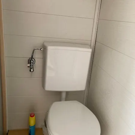 Gemuetliches Ganzes Kueche Parkplatz Waschmaschine Kamin Terrasse Garten, Keine Appartement Duisbourg