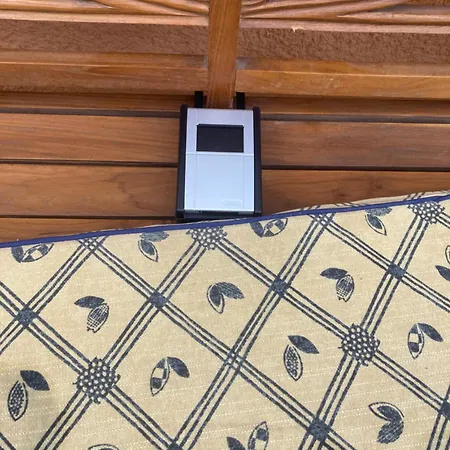 Apartmán Gemuetliches Ganzes Apartment, Selbst Check In Kueche Parkplatz Waschmaschine Kamin Terrasse Garten,eigene Dusche Und Wc